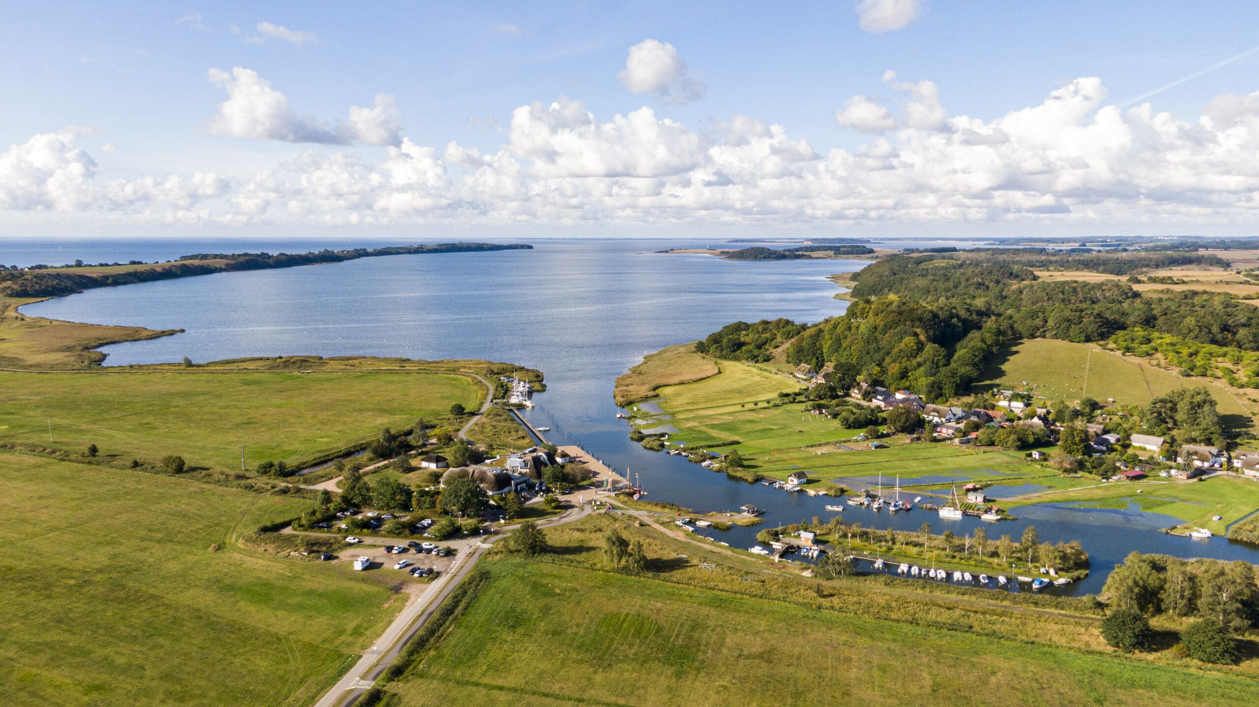 Sonniger Boddenblick am Baaber Bollwerk; Motiv aus der Region