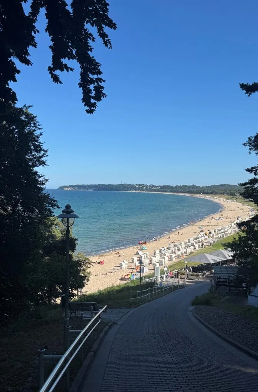 Südstrand in Sellin mit Sonne und Ostseeblick
